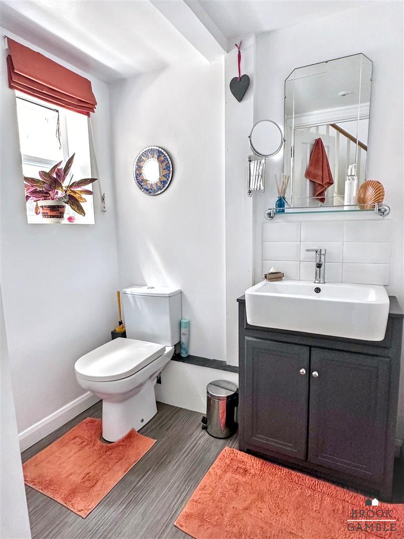 4 Bedroom House - Semi-Detached. Central Avenue in Eastbourne, East Sussex 14